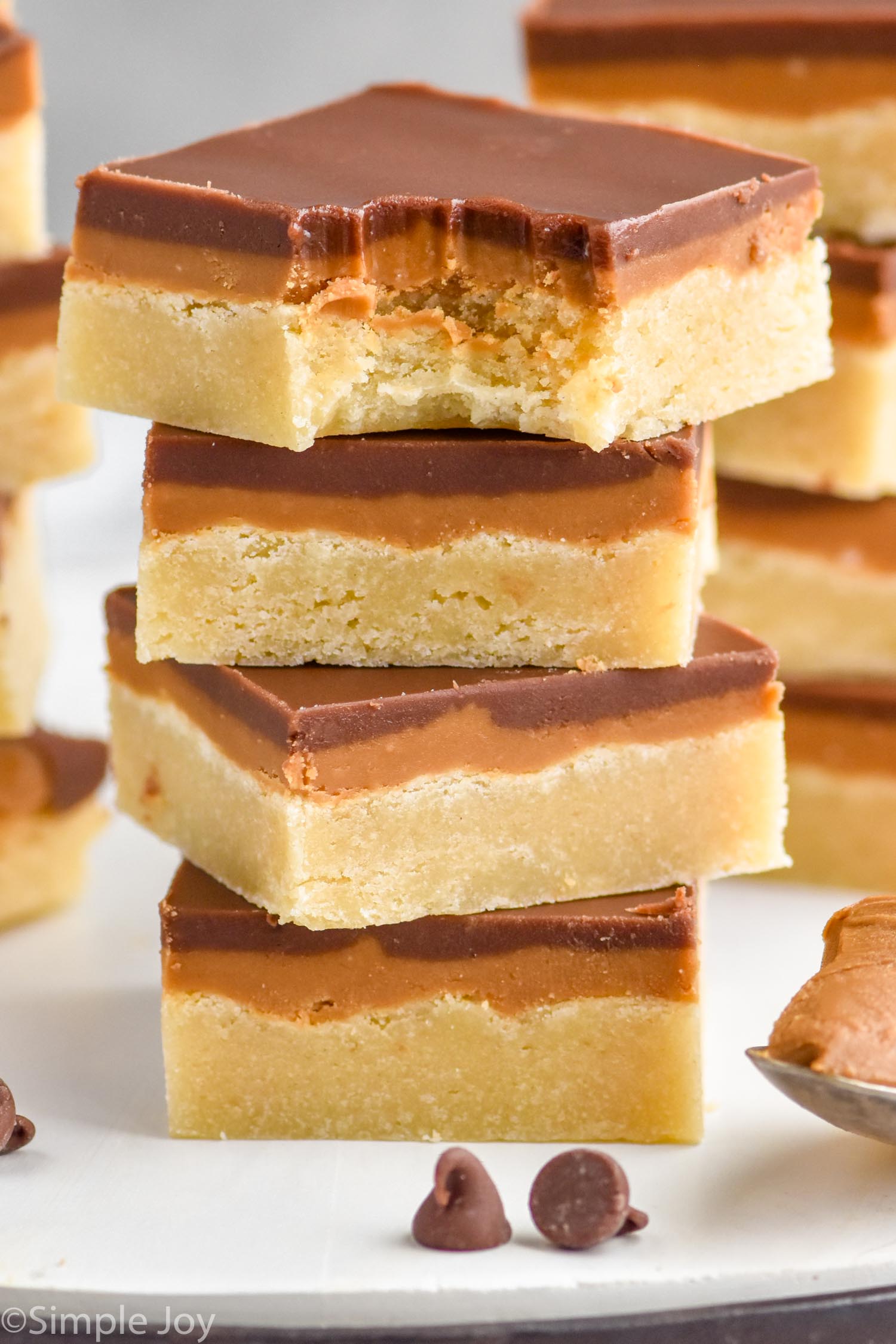https://www.simplejoy.com/wp-content/uploads/2013/04/Sugar-Cookie-Cookie-Butter-Bars-8.jpg