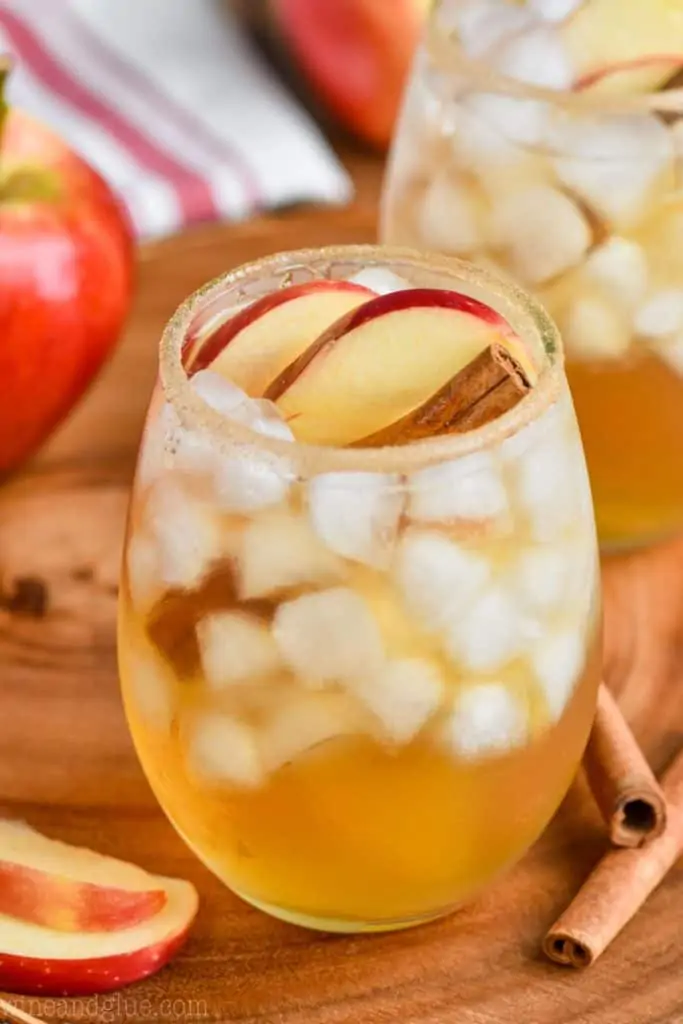 easy thanksgiving cocktails for a crowd
