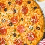 overhead photo of skillet of pizza Mac n cheese - 9