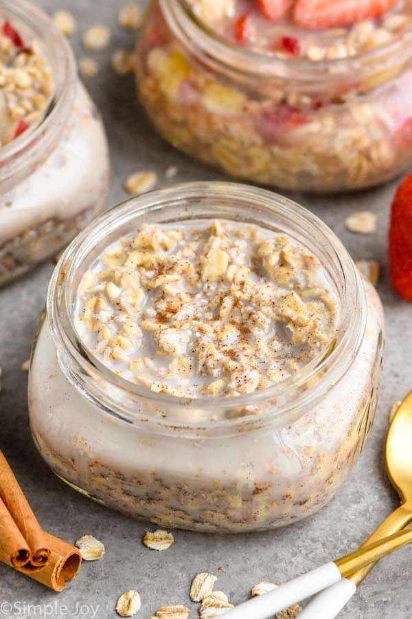 a small mason jar full of overnight oats recipe