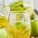glass of apple pie sangria - 14