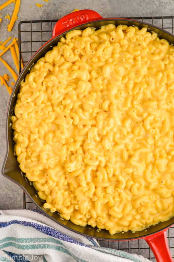 overhead view of a skillet full of Mac and cheese