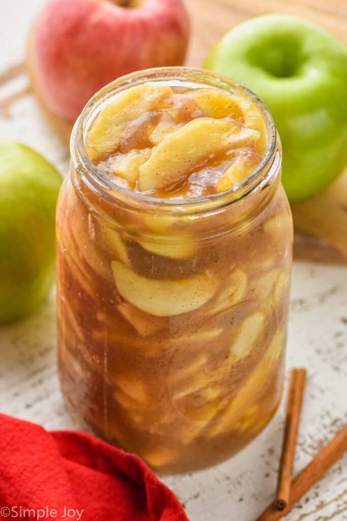 mason jar of apple pie filling