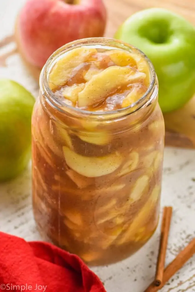 mason jar of apple pie filling