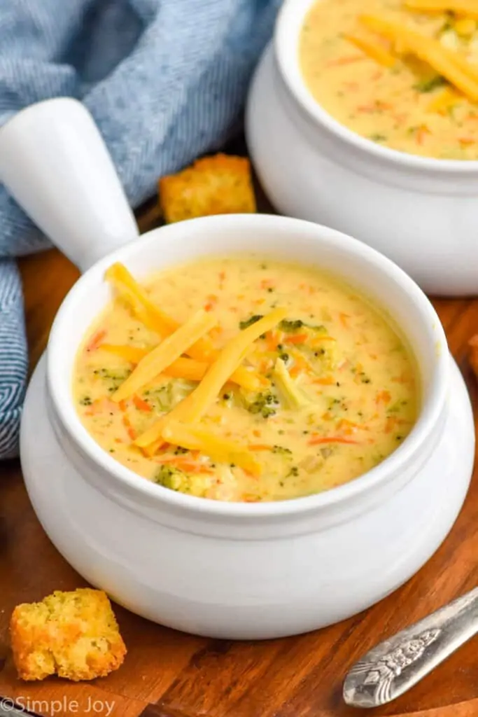 close up of a bowl of instant pot broccoli cheddar soup