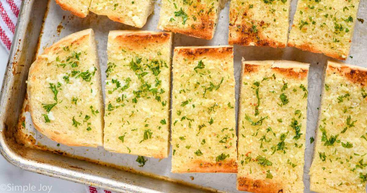 Easy Garlic Bread (10 Minute Recipe) - Simple Joy