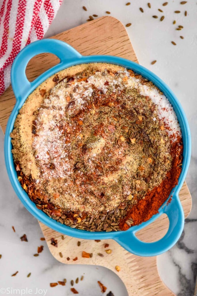 seasoning mix for steak blended together in a small blue dish