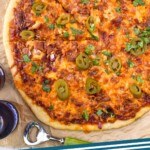 pinterest graphic of BBQ Chicken Pizza. Image shows overhead of BBQ Chicken Pizza. Text says "bbq pizza simplejoy.com"