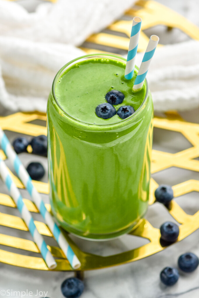Green Smoothie with blueberries