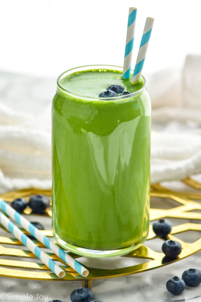 Green Smoothie with blueberries