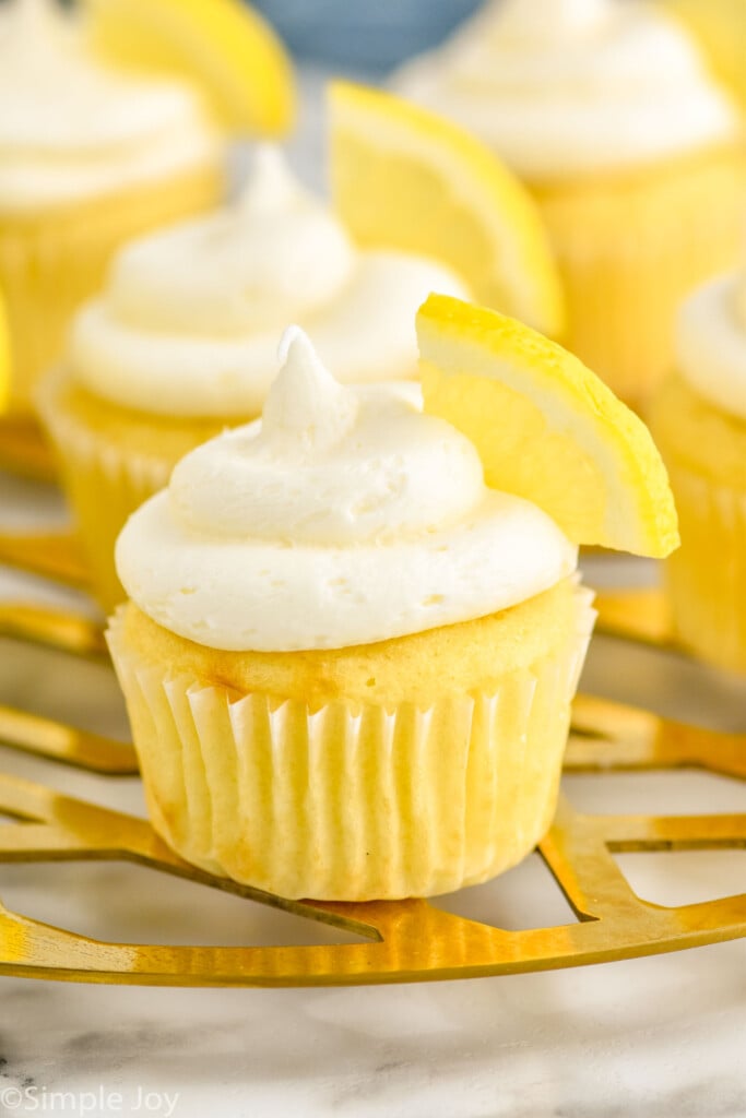 cupcakes with Lemon Buttercream Frosting and lemon slice garnish