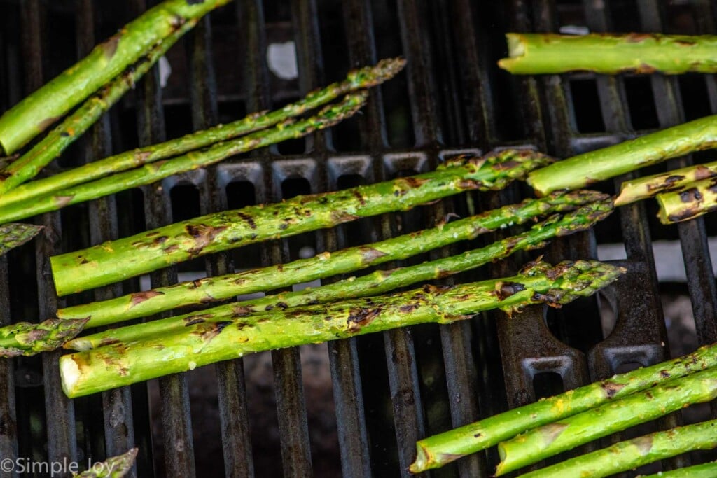Grilled Asparagus on the grill